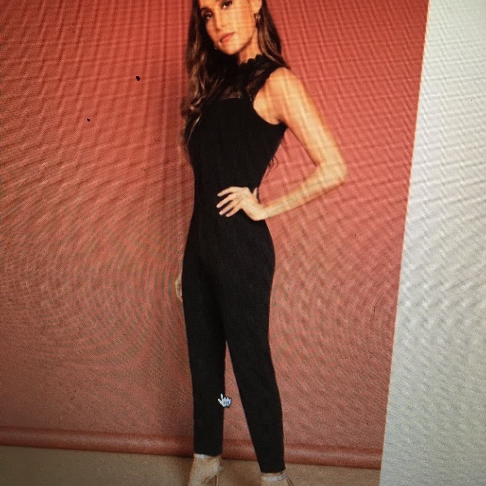 *Reposhing* Black Jumpsuit